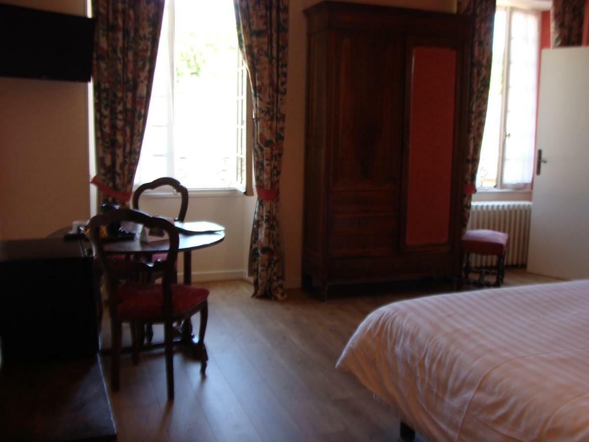 Hotel Logis La Gamade Donzenac Zewnętrze zdjęcie