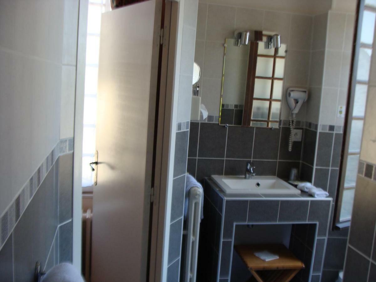 Hotel Logis La Gamade Donzenac Zewnętrze zdjęcie